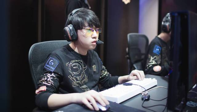 位运动员 位运动员