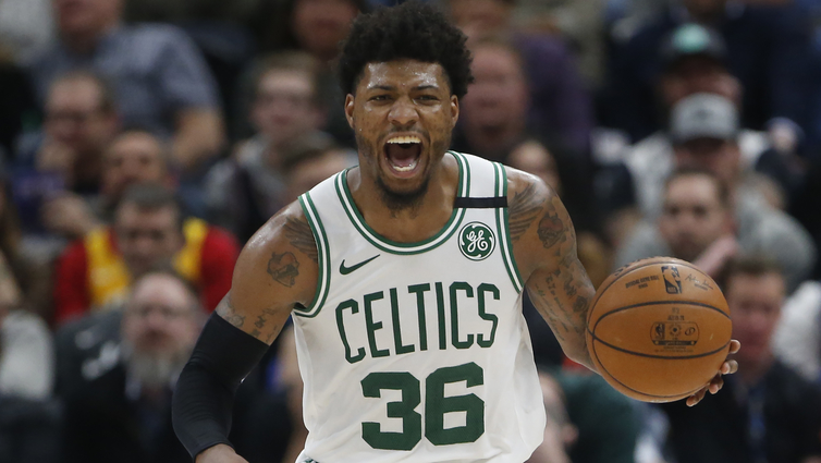 推动足球在 推动足球在